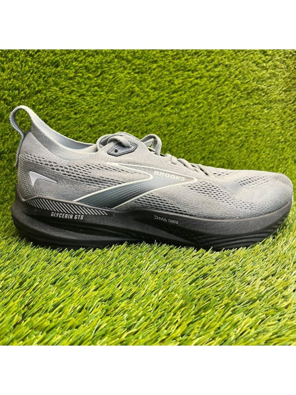 Brooks Glycerin GTS 22 Mens Size 12.5 EE Gray Athletic Running Shoes Sneakers